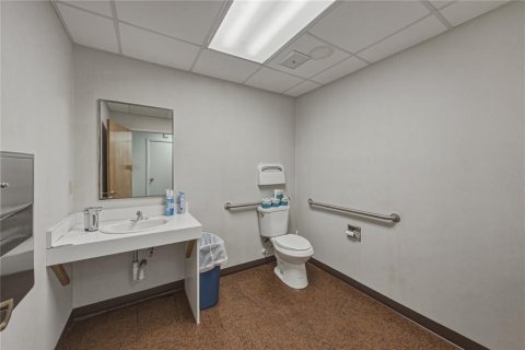 Купить коммерческую недвижимость в Бартоу, Флорида 499.44м2, № 2132313 - фото 24