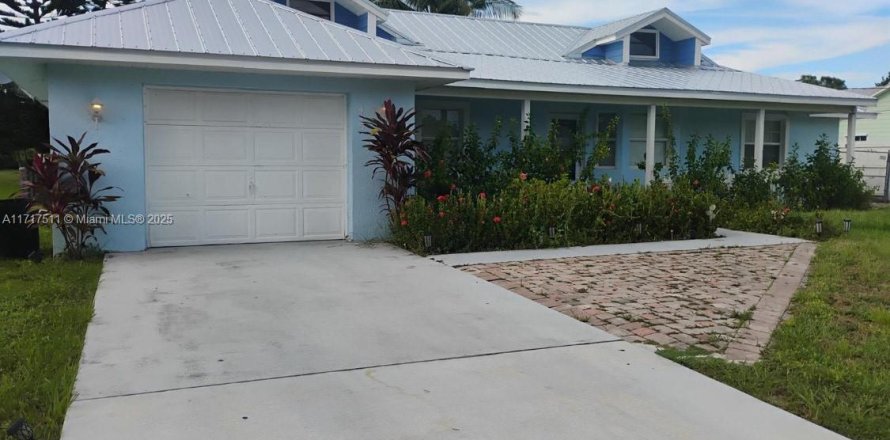 Casa en Port St. Lucie, Florida 3 dormitorios, 143.44 m2 № 1951362