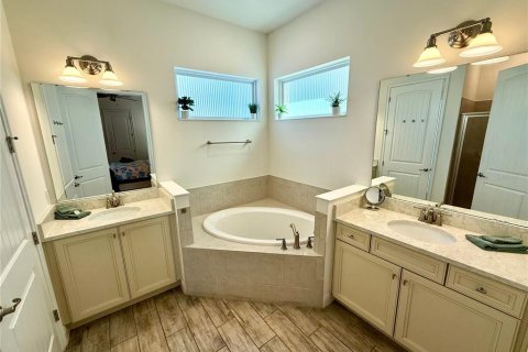 Villa ou maison à louer à Kissimmee, Floride: 4 chambres, 171.87 m2 № 2113389 - photo 11