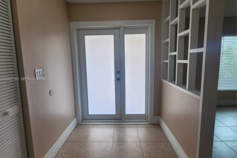 Снять в аренду виллу или дом в Купер-Сити, Флорида 3 спальни, 167.78м2, № 2066401 - фото 9