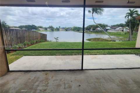 Снять в аренду виллу или дом в Купер-Сити, Флорида 3 спальни, 167.78м2, № 2066401 - фото 22