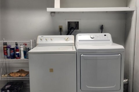 Снять в аренду виллу или дом в Купер-Сити, Флорида 3 спальни, 167.78м2, № 2066401 - фото 24