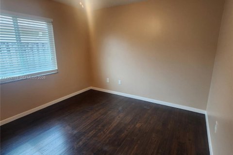 Снять в аренду виллу или дом в Купер-Сити, Флорида 3 спальни, 167.78м2, № 2066401 - фото 19