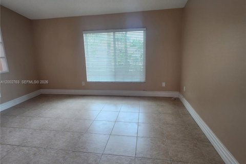 Снять в аренду виллу или дом в Купер-Сити, Флорида 3 спальни, 167.78м2, № 2066401 - фото 12