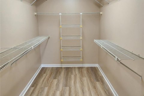 Снять в аренду виллу или дом в Купер-Сити, Флорида 3 спальни, 167.78м2, № 2066401 - фото 14