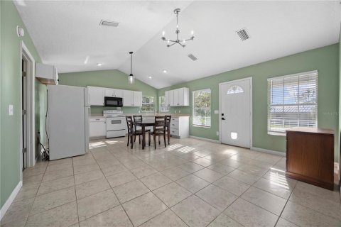 House in Lake City, Florida 2 bedrooms, 73.58 sq.m. № 2391377 - photo 3