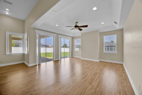 House in Lakeland, Florida 4 bedrooms, 291.43 sq.m. № 1908928 - photo 14