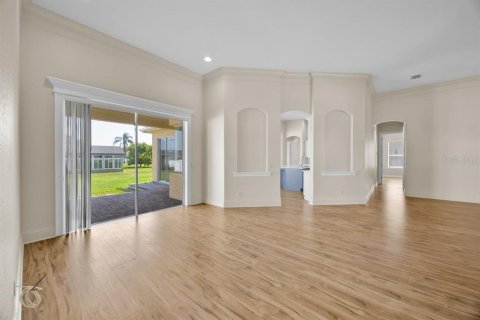 House in Lakeland, Florida 4 bedrooms, 291.43 sq.m. № 1908928 - photo 11