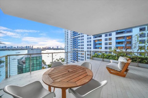 Снять в аренду кондоминиум в Майами-Бич, Флорида 3 спальни, 250м2, № 1944266 - фото 2