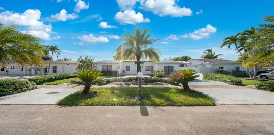 Casa en Miami, Florida 4 dormitorios, 153.29 m2 № 1892021