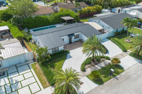 Casa en venta en Miami, Florida, 4 dormitorios, 153.29 m2 № 1892021 - foto 14