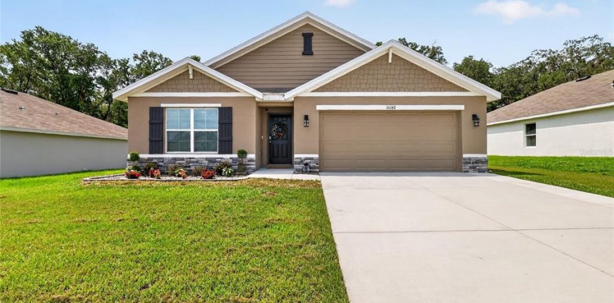 Villa ou maison à Summerfield, Floride 4 chambres, 169.73 m2 № 2258371