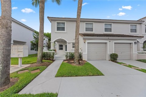 Touwnhouse à vendre à Pembroke Pines, Floride: 4 chambres, 155.98 m2 № 2171268 - photo 2