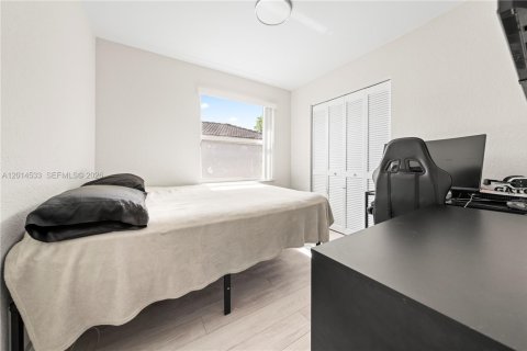 Touwnhouse à vendre à Pembroke Pines, Floride: 4 chambres, 155.98 m2 № 2171268 - photo 20