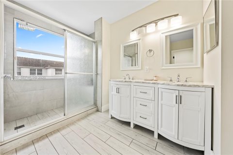 Touwnhouse à vendre à Pembroke Pines, Floride: 4 chambres, 155.98 m2 № 2171268 - photo 25