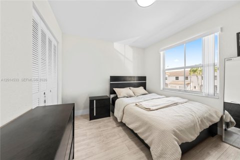 Touwnhouse à vendre à Pembroke Pines, Floride: 4 chambres, 155.98 m2 № 2171268 - photo 16