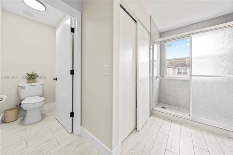 Touwnhouse à vendre à Pembroke Pines, Floride: 4 chambres, 155.98 m2 № 2171268 - photo 26