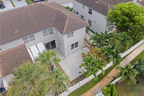 Touwnhouse à vendre à Pembroke Pines, Floride: 4 chambres, 155.98 m2 № 2171268 - photo 28