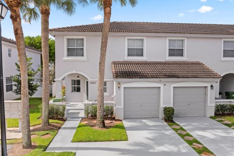 Touwnhouse à Pembroke Pines, Floride 4 chambres, 155.98 m2 № 2171268