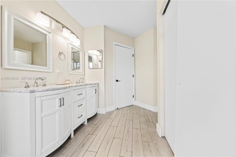 Touwnhouse à vendre à Pembroke Pines, Floride: 4 chambres, 155.98 m2 № 2171268 - photo 23