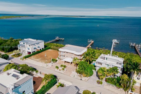 Casa en venta en Key Largo, Florida, 5 dormitorios, 447.97 m2 № 1992895 - foto 22