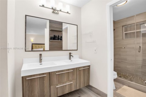 Villa ou maison à louer à Miami, Floride: 3 chambres, 149.57 m2 № 2076440 - photo 18