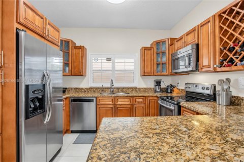 Villa ou maison à louer à Miami, Floride: 3 chambres, 149.57 m2 № 2076440 - photo 12