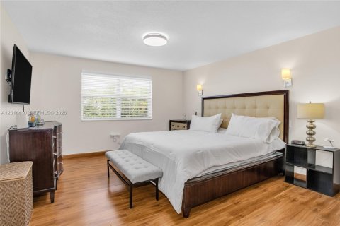 Villa ou maison à louer à Miami, Floride: 3 chambres, 149.57 m2 № 2076440 - photo 17