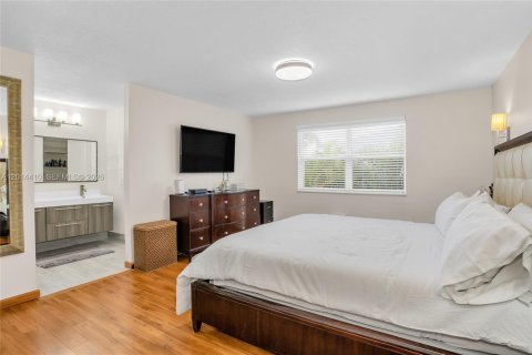 Villa ou maison à louer à Miami, Floride: 3 chambres, 149.57 m2 № 2076440 - photo 16