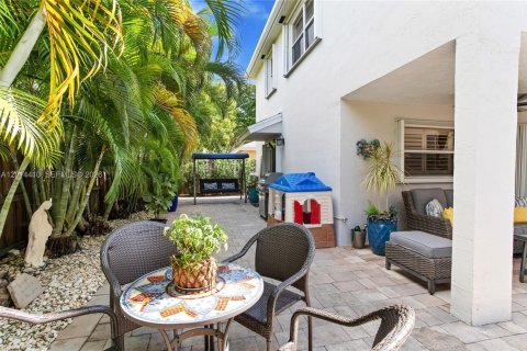 Villa ou maison à louer à Miami, Floride: 3 chambres, 149.57 m2 № 2076440 - photo 27