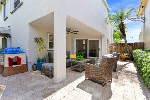 Villa ou maison à louer à Miami, Floride: 3 chambres, 149.57 m2 № 2076440 - photo 25