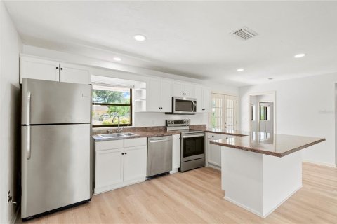 House in Longwood, Florida 3 bedrooms, 134.8 sq.m. № 1815731 - photo 8