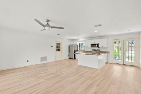 House in Longwood, Florida 3 bedrooms, 134.8 sq.m. № 1815731 - photo 14