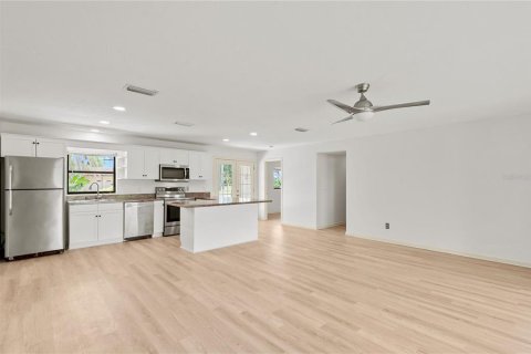 House in Longwood, Florida 3 bedrooms, 134.8 sq.m. № 1815731 - photo 7
