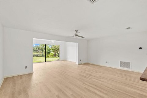 House in Longwood, Florida 3 bedrooms, 134.8 sq.m. № 1815731 - photo 9