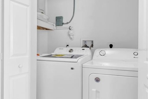Купить кондоминиум в Окои, Флорида 8 комнат, 114.64м2, № 2149394 - фото 20