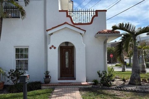 Villa ou maison à Treasure Island, Floride 1 chambre, 55.28 m2 № 2135647