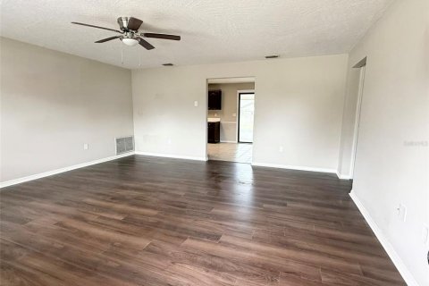 Villa ou maison à louer à Ocala, Floride: 3 chambres, 132.66 m2 № 2376763 - photo 3