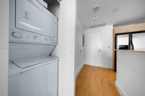 Снять в аренду кондоминиум в Майами, Флорида 2 спальни, 88.07м2, № 2029357 - фото 8