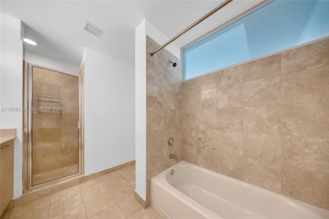 Снять в аренду кондоминиум в Майами, Флорида 2 спальни, 88.07м2, № 2029357 - фото 26