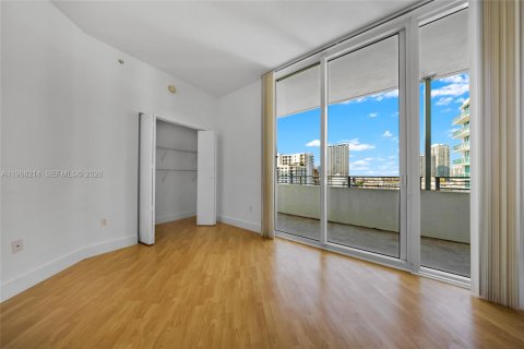 Снять в аренду кондоминиум в Майами, Флорида 2 спальни, 88.07м2, № 2029357 - фото 17