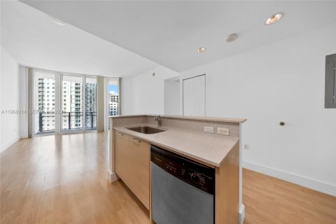 Снять в аренду кондоминиум в Майами, Флорида 2 спальни, 88.07м2, № 2029357 - фото 5