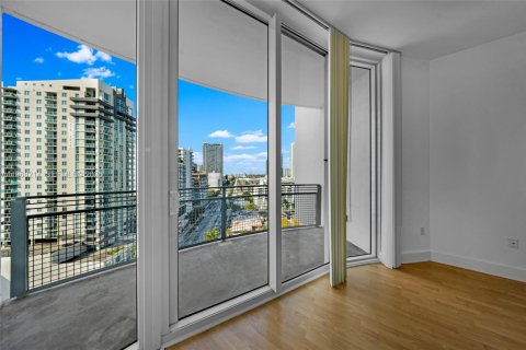 Снять в аренду кондоминиум в Майами, Флорида 2 спальни, 88.07м2, № 2029357 - фото 11