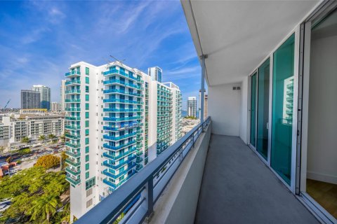 Снять в аренду кондоминиум в Майами, Флорида 2 спальни, 88.07м2, № 2029357 - фото 29