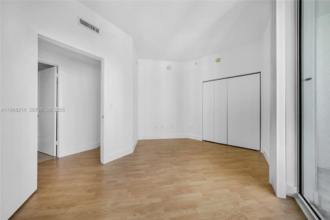Снять в аренду кондоминиум в Майами, Флорида 2 спальни, 88.07м2, № 2029357 - фото 18