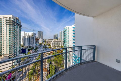 Снять в аренду кондоминиум в Майами, Флорида 2 спальни, 88.07м2, № 2029357 - фото 3