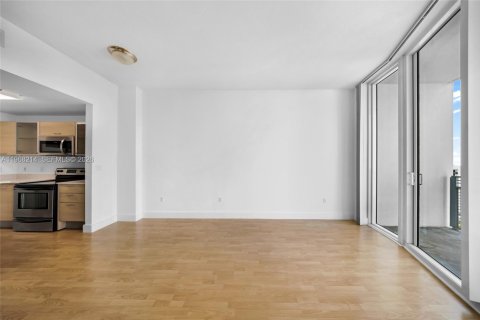 Снять в аренду кондоминиум в Майами, Флорида 2 спальни, 88.07м2, № 2029357 - фото 12