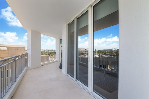 Купить кондоминиум в Бей-Харбор-Айлендс, Флорида 3 спальни, 160.81м2, № 1983196 - фото 18