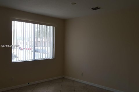 Touwnhouse à vendre à Riviera Beach, Floride: 3 chambres, 122.45 m2 № 2080714 - photo 12