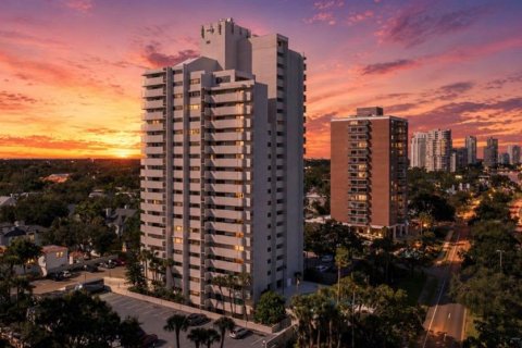 Condo in Tampa, Florida, 2 bedrooms  № 2114222 - photo 26